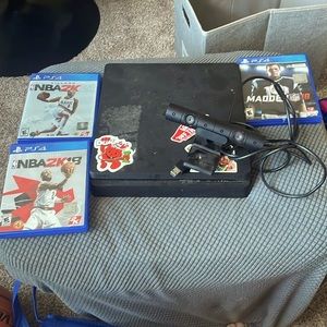 (USED) PlayStation 4 With Games and a webcam for streaming or recording. 1TB